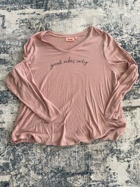 EVRI Dusty Pink 'Good Vibes Only' Long Sleeve V-Neck Top